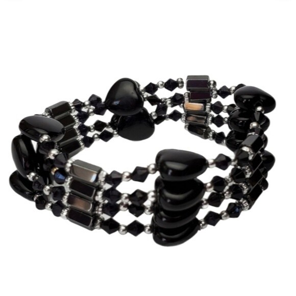 Black magnetic heart bracelet - Picture 1 of 5